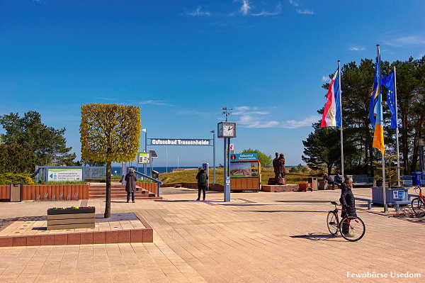 Vorplazu und Promenade an der Ostsee