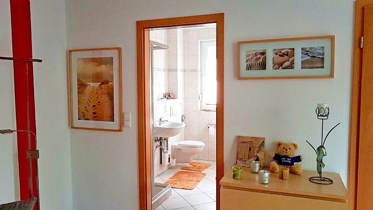 Blick ins Badezimmer der Ferienwohnung auf Usedom
